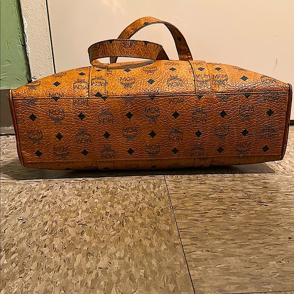 MCM Large Vintage Cognac Monogram Visetos Dome Tote👜 - Picture 8 of 16
